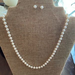 Pearl necklace and matching earrings